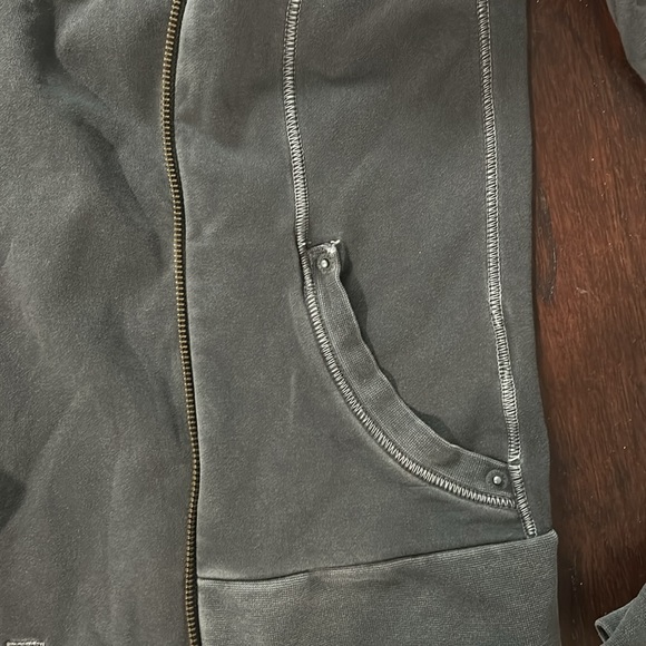 Lucky Brand Gray Hooded Sweatshirt Jacket- Size S- Great Condition - Picture 11 of 11
